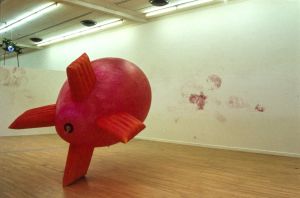 Vue de l’installation du collectif Haha, exposition*Entre chien et loup*, Magasin-CNAC, du 6 juin au 2 août 1992.